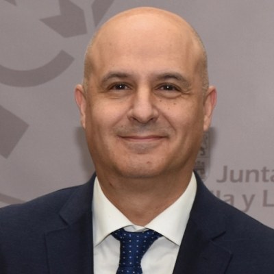 jorge-llorente-cachorro-viceconsejero-veterinario